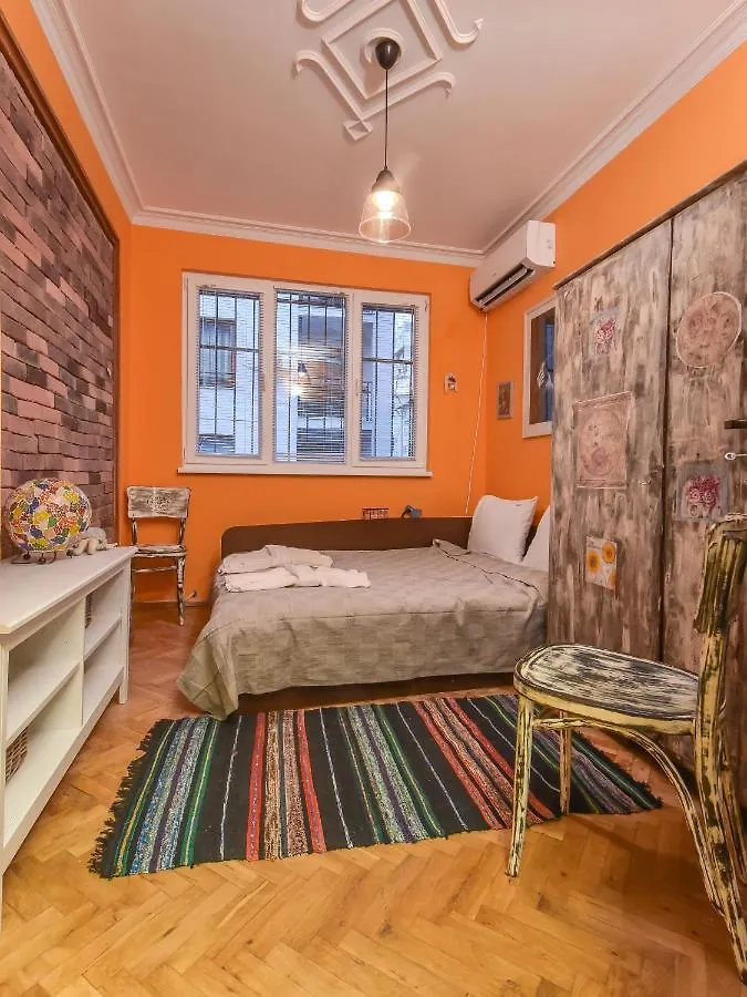 Vintage Spot - Colorful One-Bedroom Apartment By Flat Mаnager Sofia