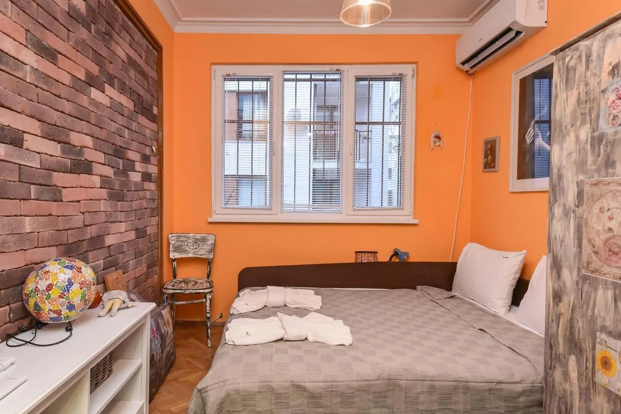 Vintage Spot - Colorful One-Bedroom Apartment By Flat Mаnager Sofia