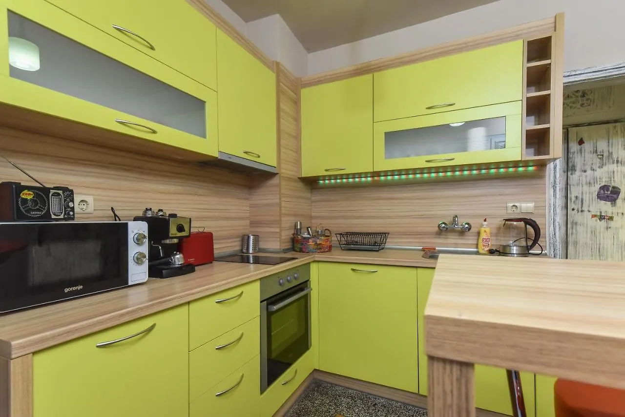 Vintage Spot - Colorful One-Bedroom Apartment By Flat Mаnager Sofia